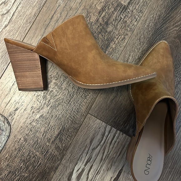 Abound Mule Booties - Picture 2 of 3